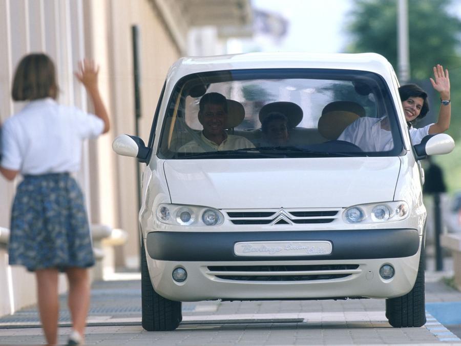  Citroen Berlingo Berline Bulle Concept 1996 года  (фото 8 из 13)